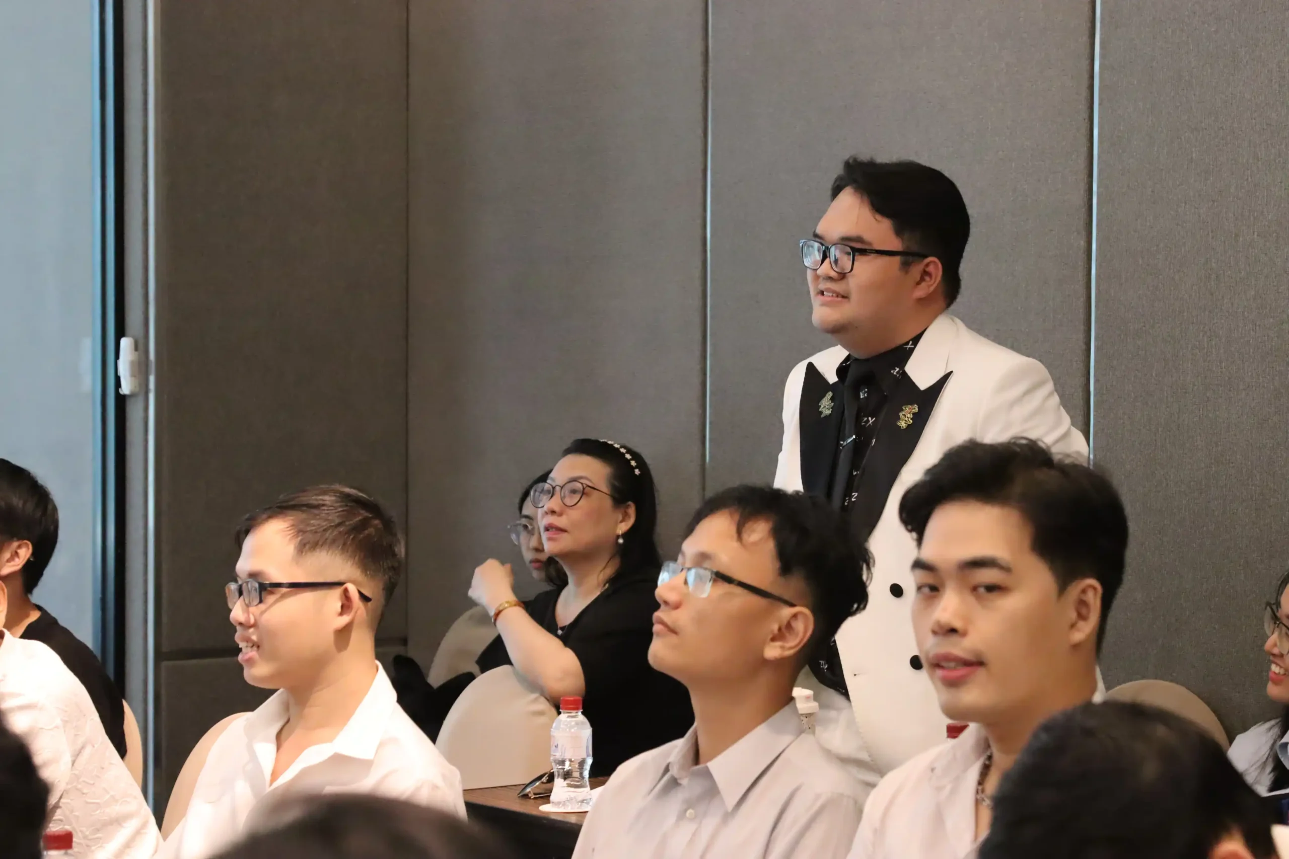 Không khí sôi nổi với những câu hỏi trực tiếp từ các bạn học sinh quan tâm du học Singapore 2