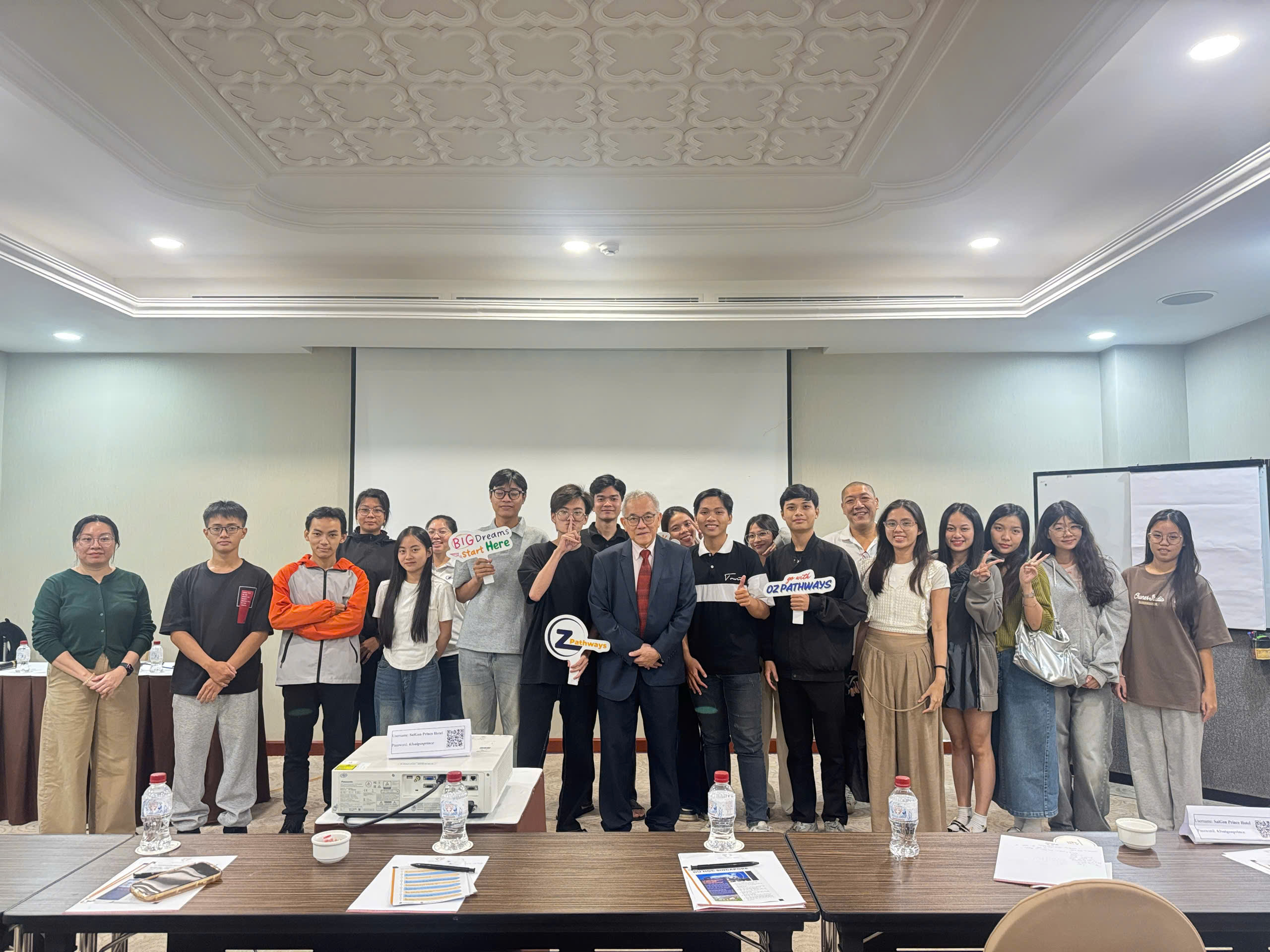 HỘI THẢO DU HỌC SINGAPORE 2025 – THÀNH CÔNG RỰC RỠ 1