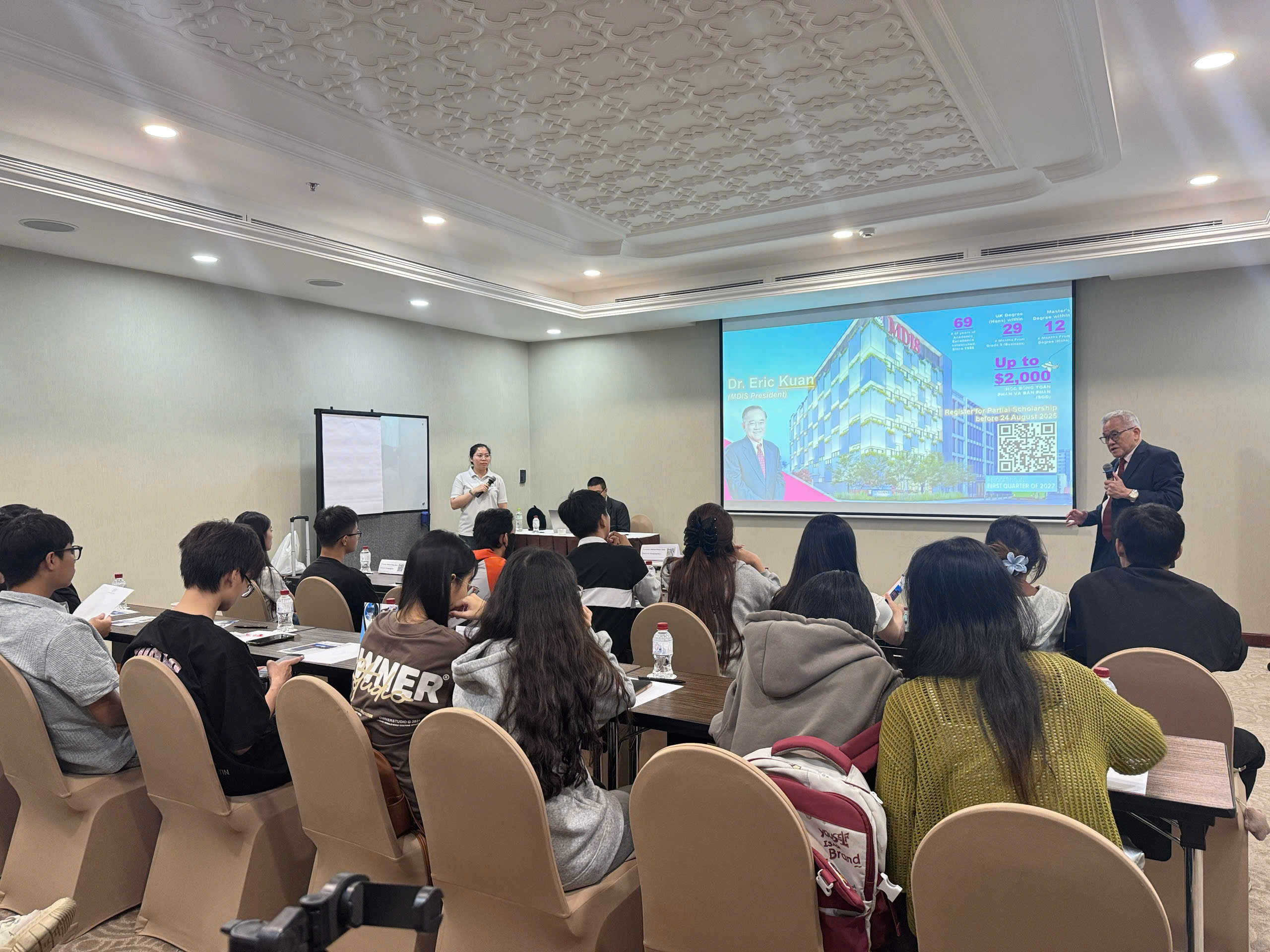 HỘI THẢO DU HỌC SINGAPORE 2025 – THÀNH CÔNG RỰC RỠ 3
