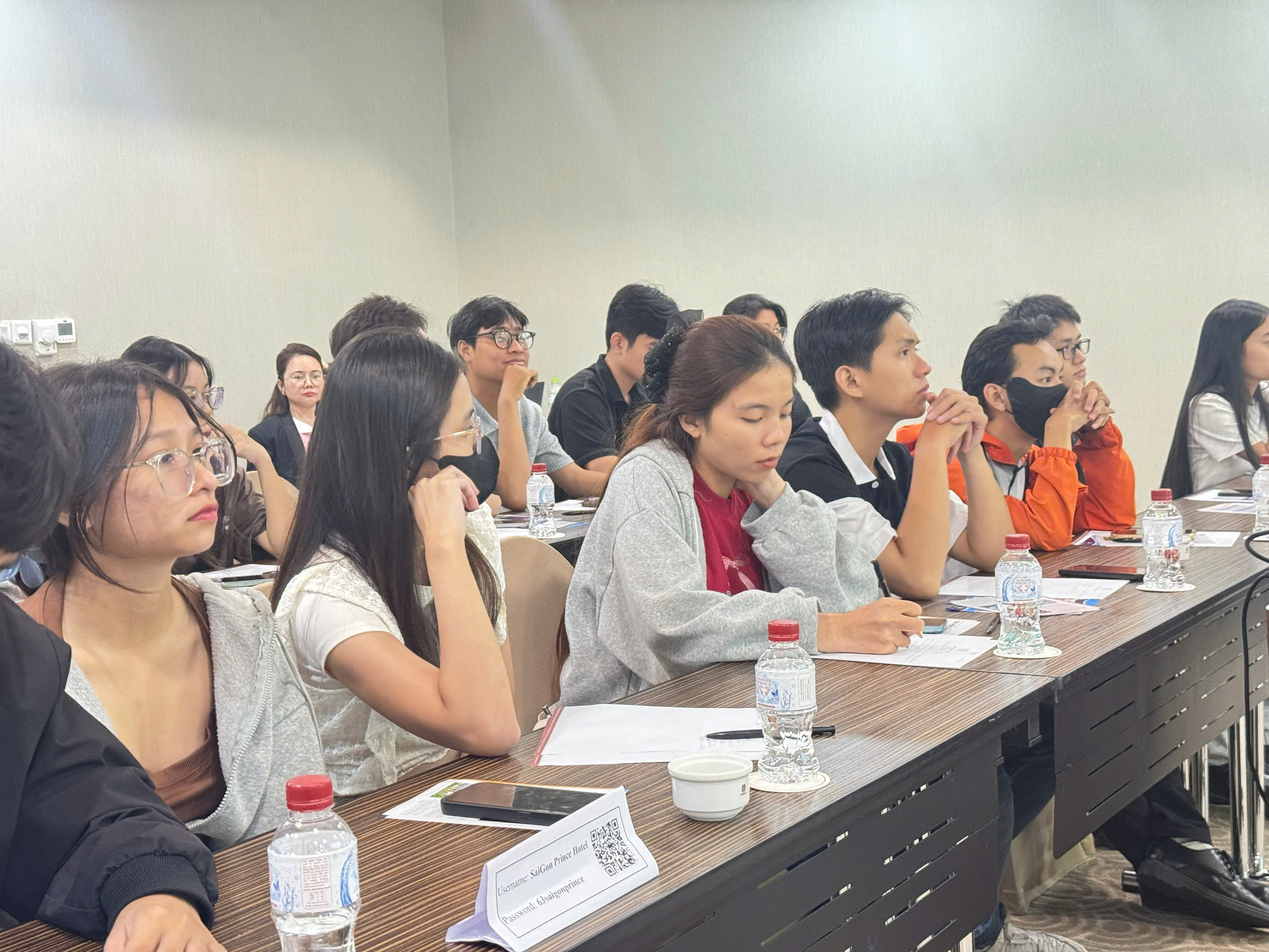 HỘI THẢO DU HỌC SINGAPORE 2025 – THÀNH CÔNG RỰC RỠ 6