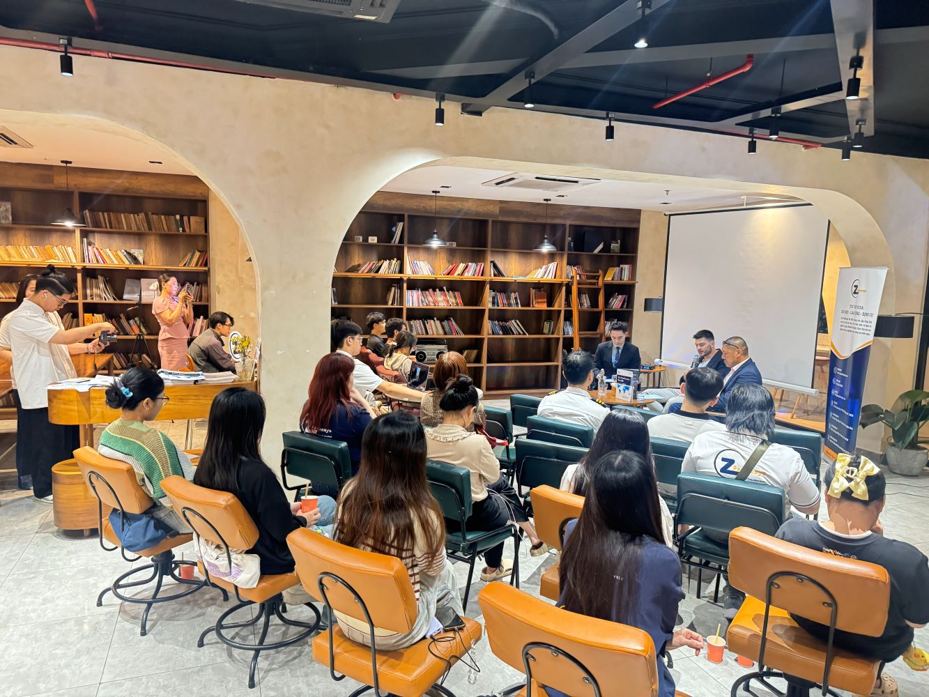 Workshop “Tư vấn trực tiếp cùng Luật sư di trú Úc – Visa làm việc & định cư” thu hút đông đảo người quan tâm 5